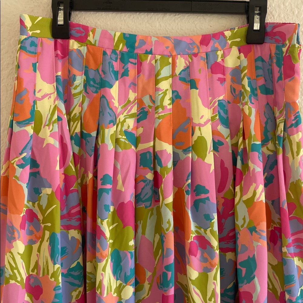 CROSBY by Mollie Burch Mallie Pleated Side Zip Midi Skirt in Floral Haze XL - Picture 6 of 8